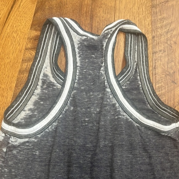 Future State Woman’s Grey Tank Size XS - Picture 5 of 5